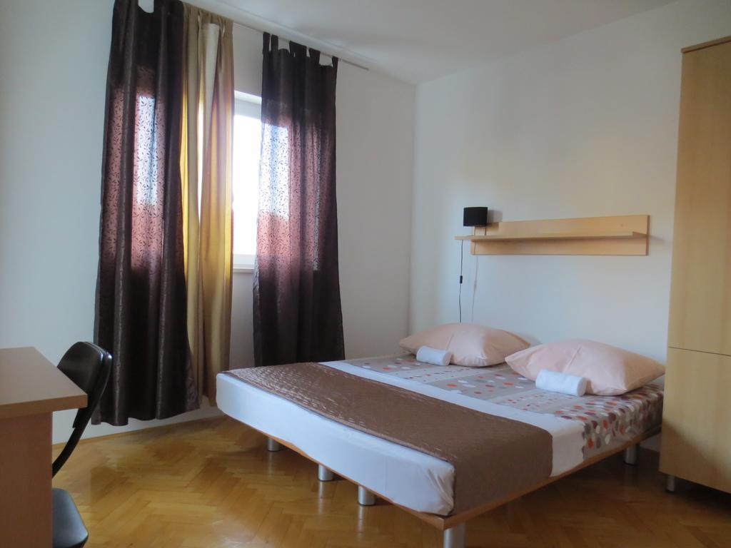 Apartments Kovacic Omiš Szoba fotó